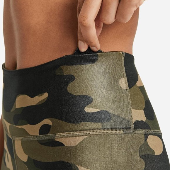 NIKE Women's ONE Dri-FIT Mid-Rise Camo Tight Leggings Sz. SMALL - NWT - Picture 3 of 5